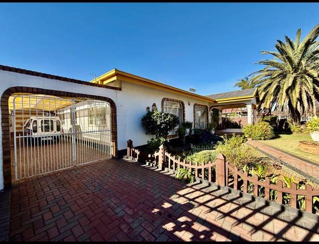 3 BEDROOM HOUSE FOR SALE IN VANDERBIJLPARK CW 5